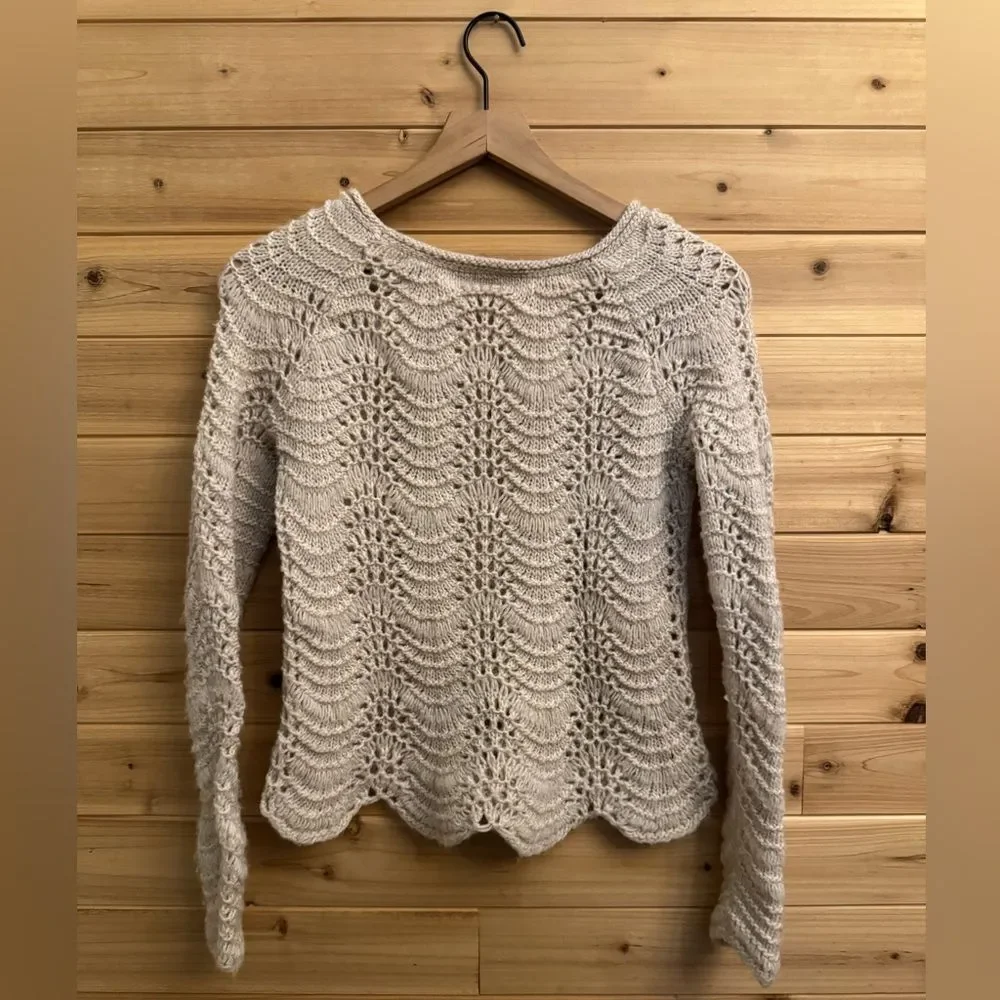 American Eagle Size XSmall Scalloped Wool Blend Knit Sweater - Picture 8 of 11
